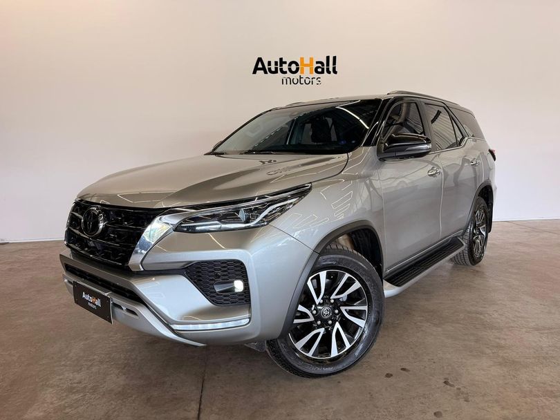 Toyota Hilux SW4 SRX 4x4 2.8 TDI 16V Dies. Aut.