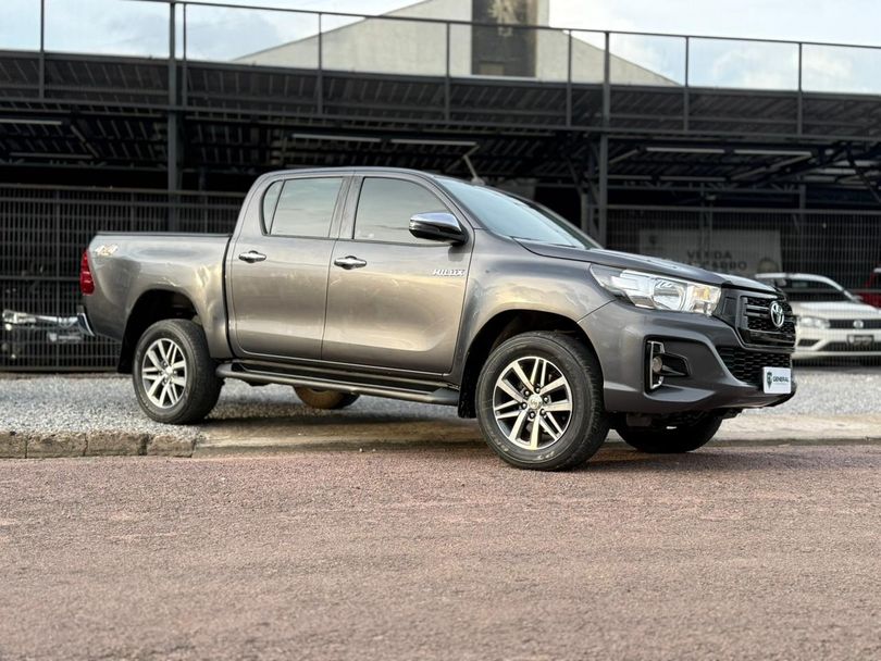 Toyota Hilux CD SRV 4x4 2.7 Flex 16V Aut.