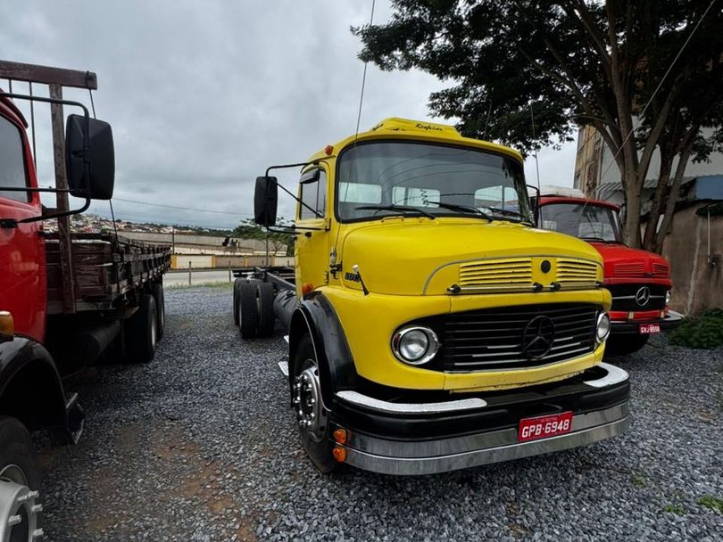 MERCEDES-BENZ L-2013 3-Eixos 2p (diesel)