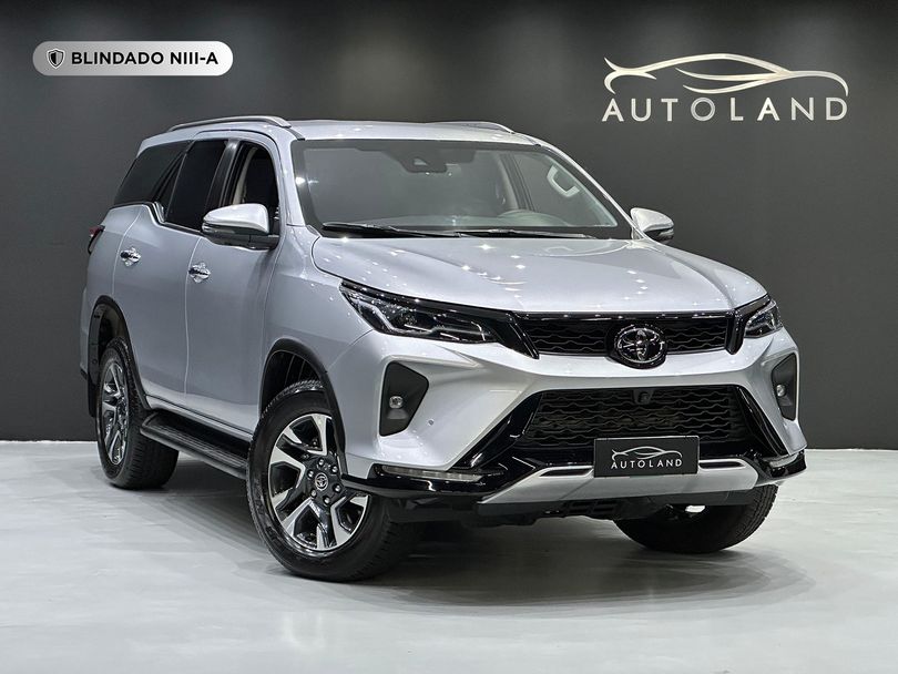 Toyota Hilux SW4 SRX Plat. 4x4 2.8 TB Die. Aut.