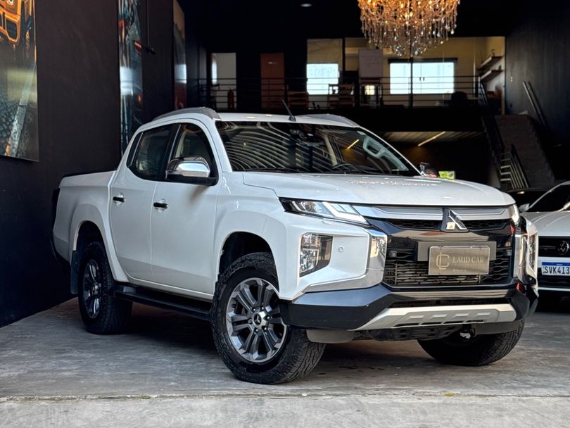 Mitsubishi L200 Triton Sport HPE-S 2.4 CD Dies. Aut