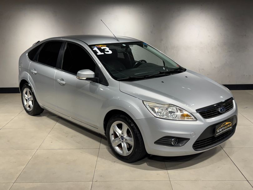 Ford Focus 1.6 S/SE/SE Plus Flex 8V/16V  5p