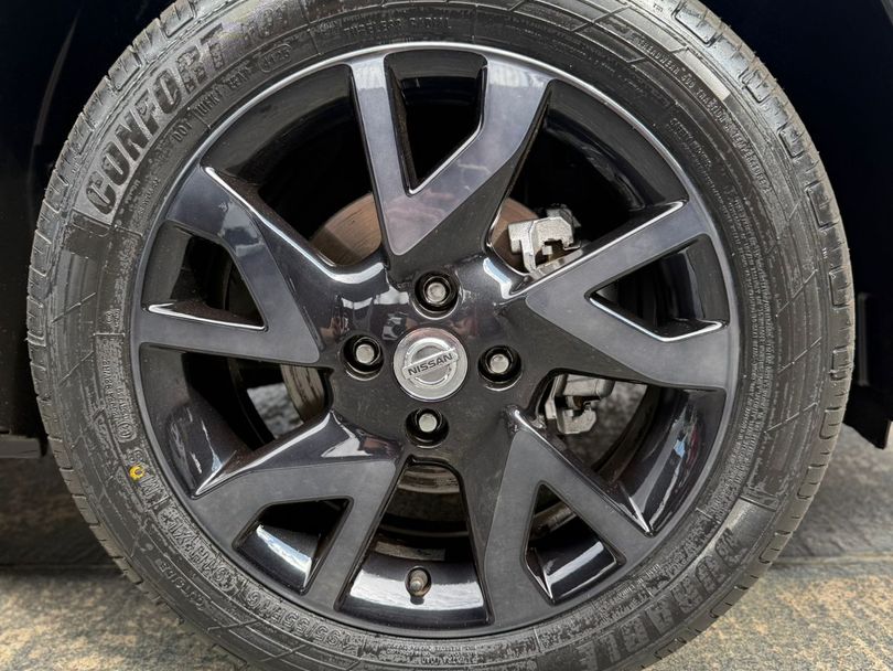 Nissan VERSA UNIQUE 1.6 16V Flex 4p Mec.