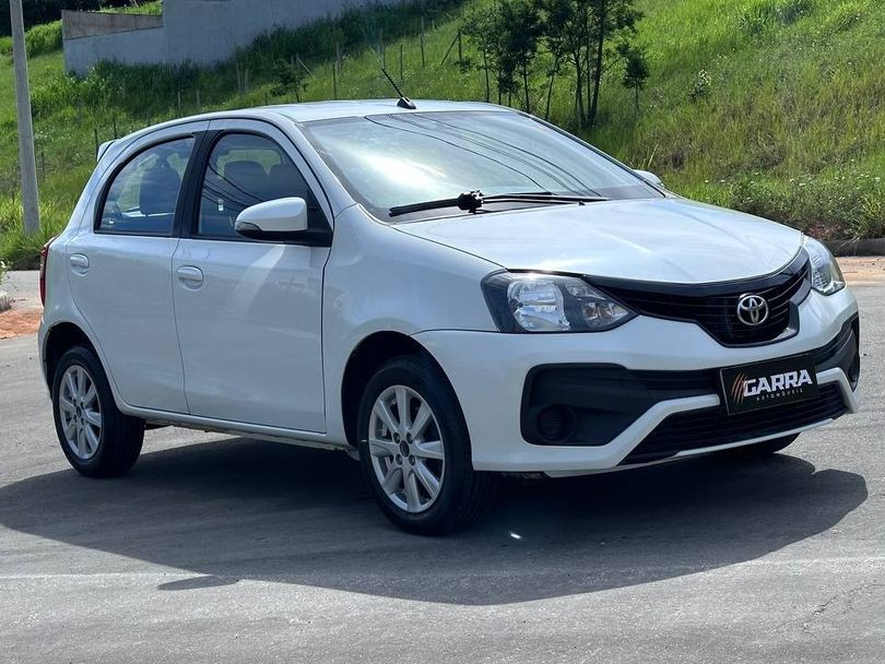 Toyota ETIOS X Plus 1.5 Flex 16V 5p Mec.
