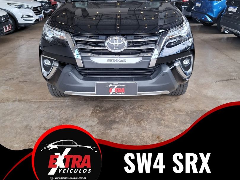 Toyota Hilux SW4 SRX 4x4 2.8 TDI 16V Dies. Aut.