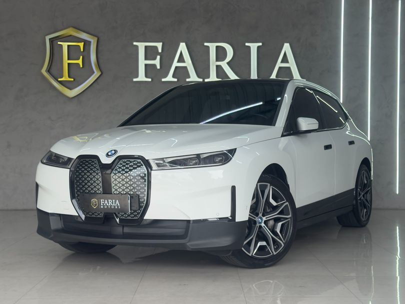 BMW iX XDrive 40 Aut. (Elétrico)