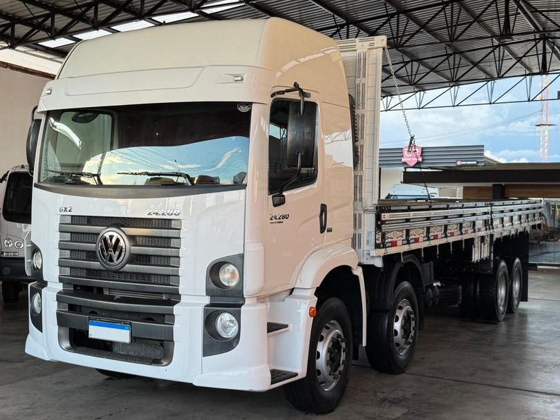 VOLKSWAGEN 24-280 E Constel. 6x2 2p (diesel)(E5)