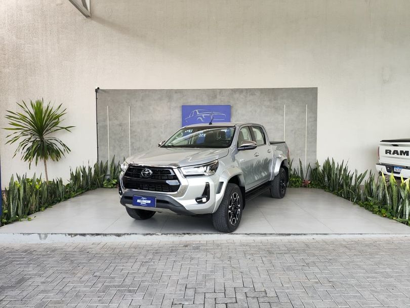 Toyota Hilux CD SRX Plus 4x4 2.8 TDI Die. Aut.