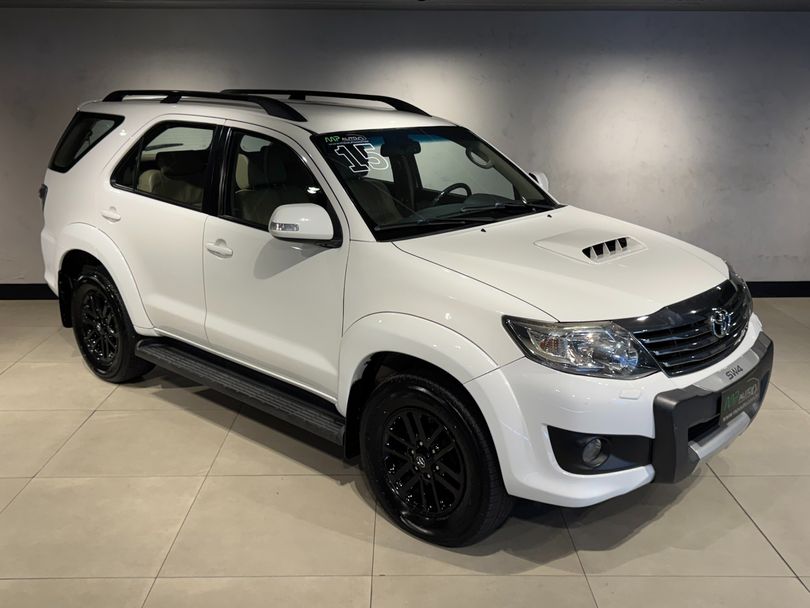 Toyota Hilux SW4 SRV D4-D 4x4 3.0 TDI Dies. Aut