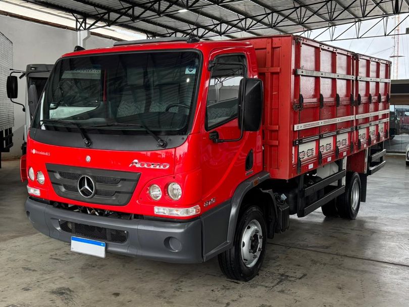 MERCEDES-BENZ Accelo 815 2p (diesel) (E5)