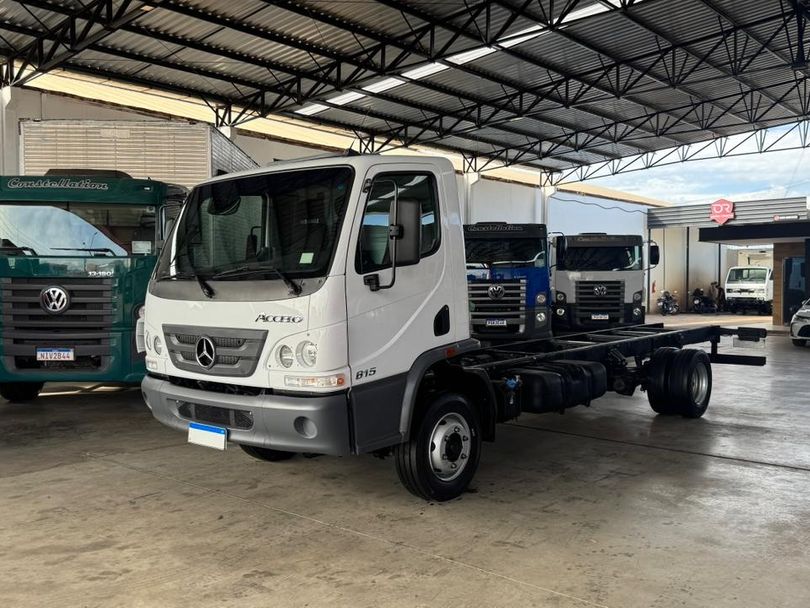 MERCEDES-BENZ Accelo 815 2p (diesel) (E5)