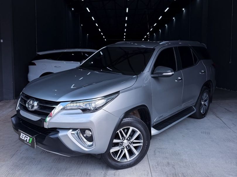 Toyota Hilux SW4 SRX 4x4 4.0 V6 24V Aut.