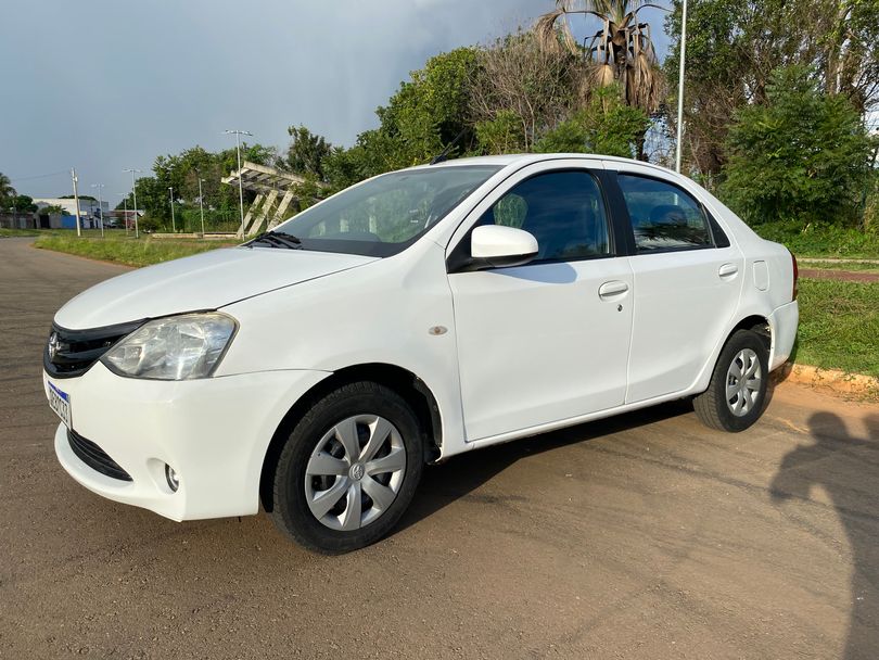 Toyota ETIOS XS 1.5 Flex 16V 5p Mec.