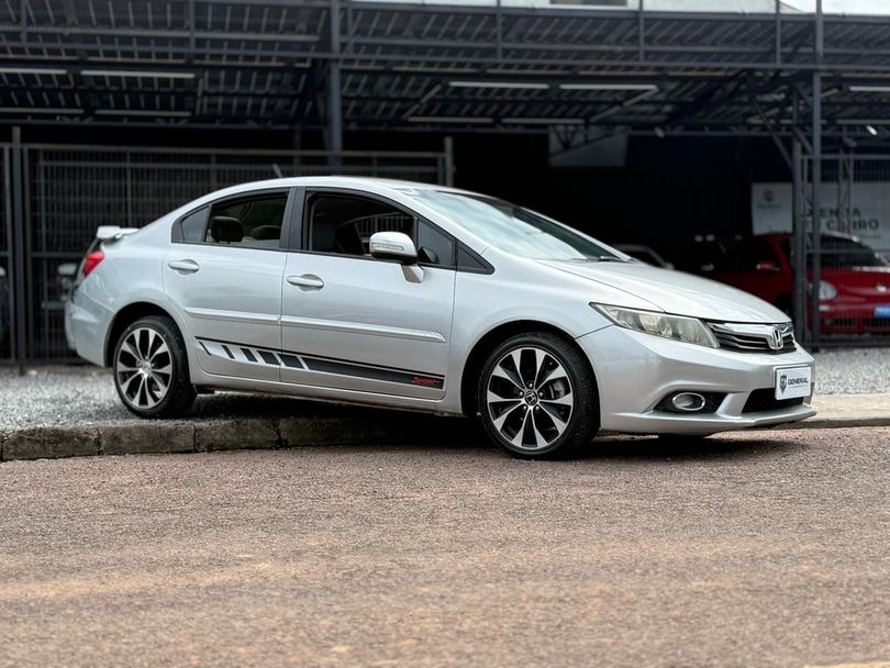 Honda Civic Sedan LXR 2.0 Flexone 16V Aut. 4p
