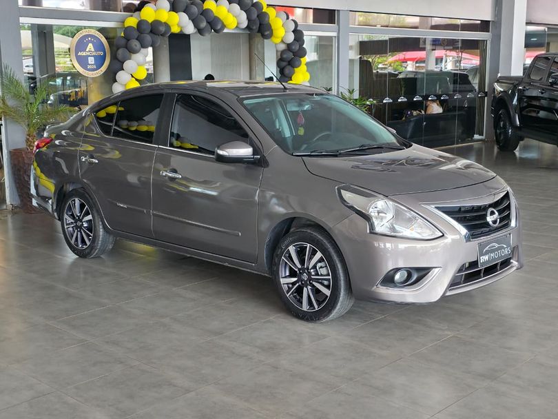 Nissan VERSA SL 1.6 16V FlexStart 4p Aut.