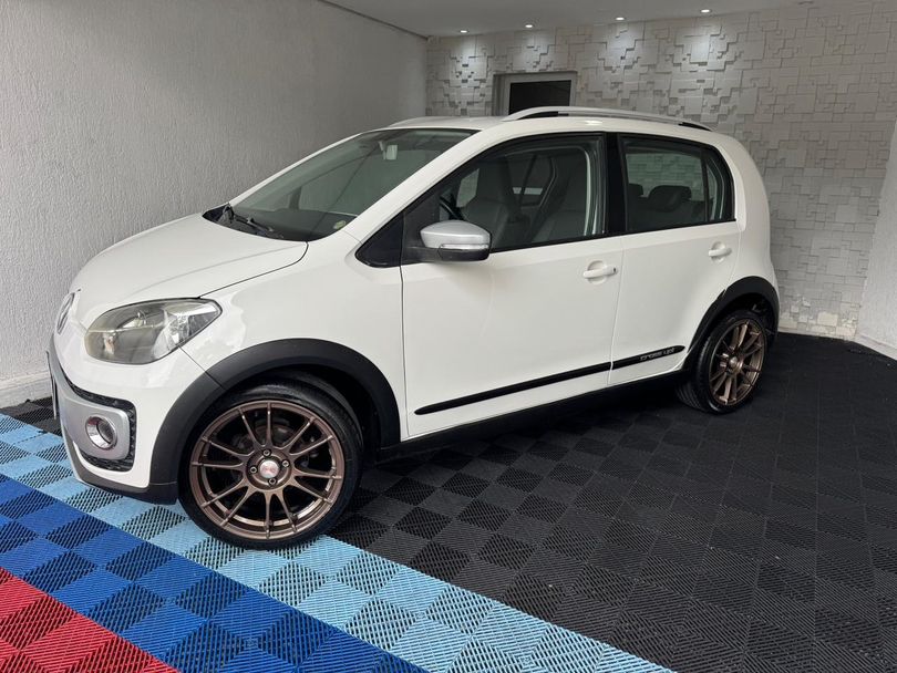 VolksWagen up! cross 1.0 T. Flex 12V 5p