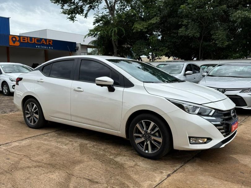 Nissan VERSA Advance 1.6 16V Flex Aut.