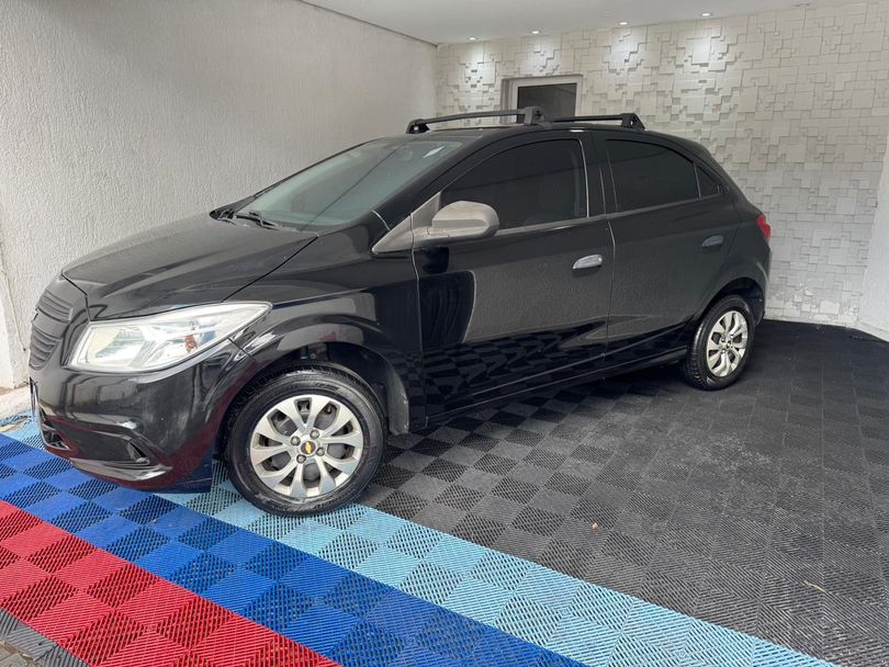 Chevrolet ONIX HATCH LS 1.0 8V FlexPower 5p Mec.