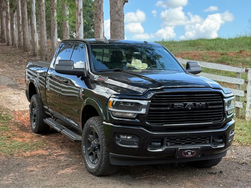 RAM 2500 LARAM. 6.7 NIGHT ED. TB CD 4x4 Die.