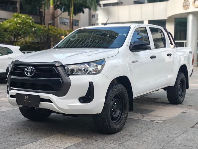 Toyota Hilux CD 4x4 2.8 Diesel Mec.