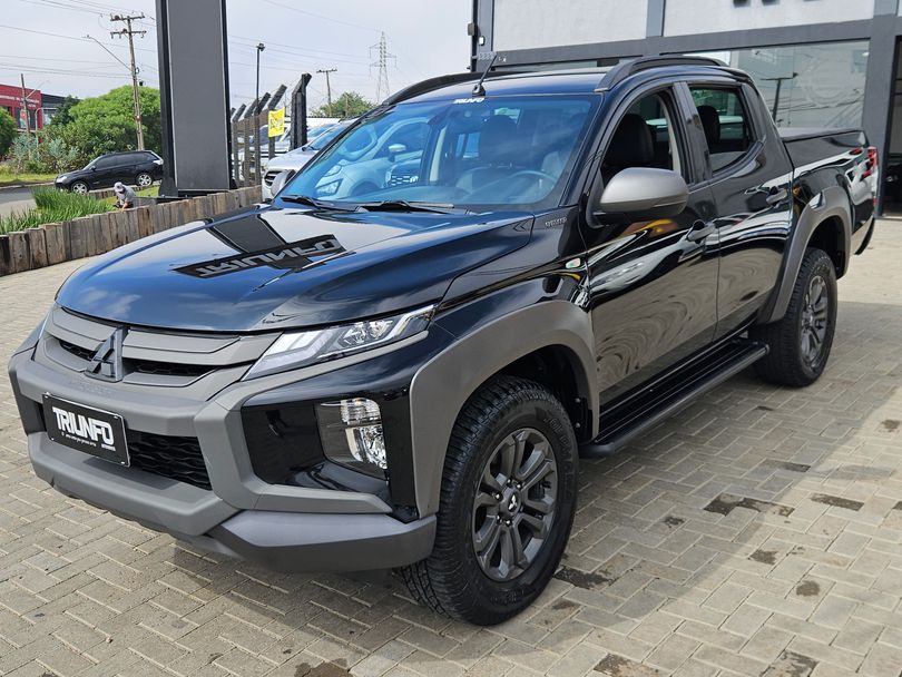 Mitsubishi L200 Trit. S.Out. GLS 2.4 CD Diesel Aut.