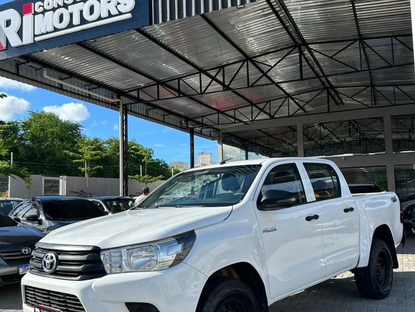 Toyota Hilux CD 4x4 2.8 Diesel Mec.