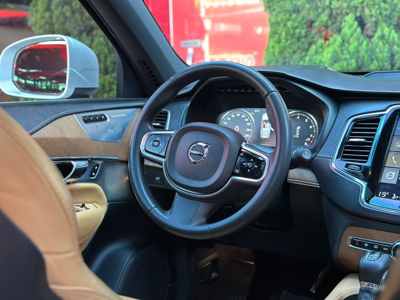 Volvo XC 90 T-6 INSCRIPTION 2.0 320CV 5p