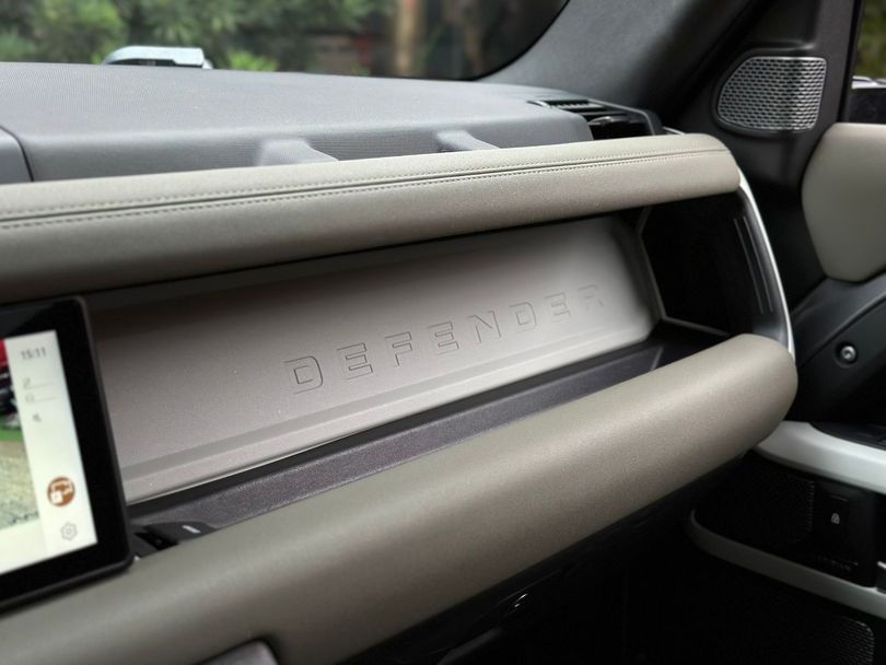 Land Rover Defender 110 2.0 Turbo SE Si4 Aut.