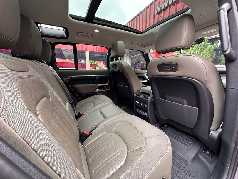 Land Rover Defender 110 2.0 Turbo SE Si4 Aut.