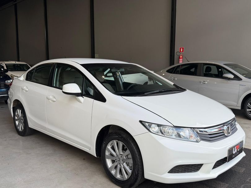 Honda Civic Sedan LXS 1.8/1.8 Flex 16V Aut. 4p