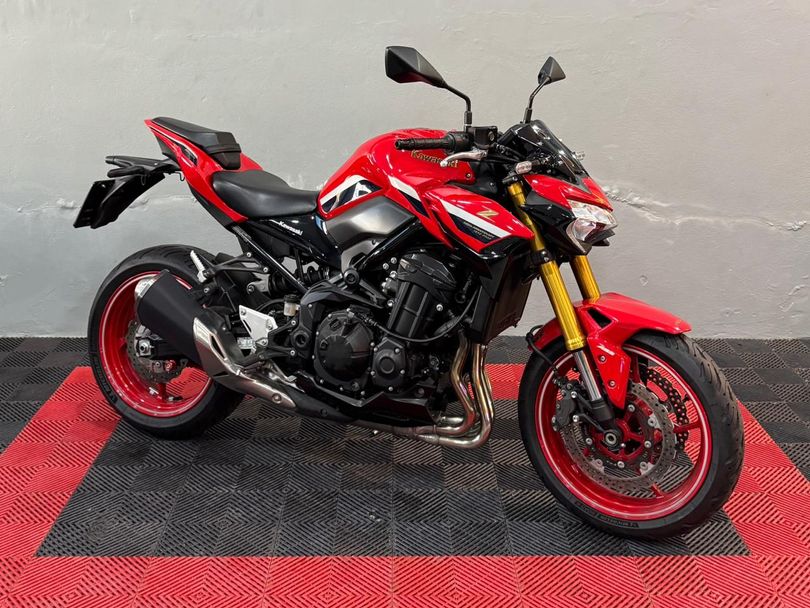 KAWASAKI Z 900