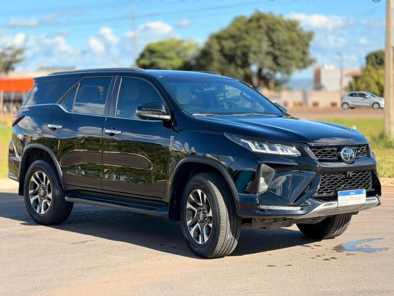 Toyota Hilux SW4 Diamond 2.8 TB 4x4 Die. Aut.