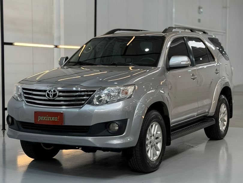 Toyota Hilux SW4 SR 4x2 2.7/ 2.7 Flex 16V Aut.