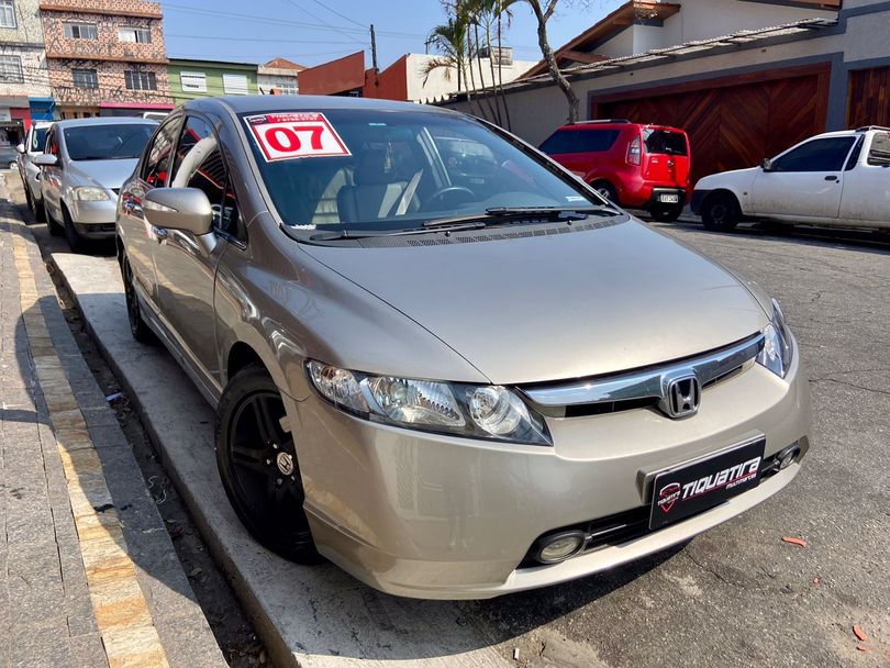 Honda Civic Sedan EXS 1.8/1.8 Flex 16V Aut. 4p