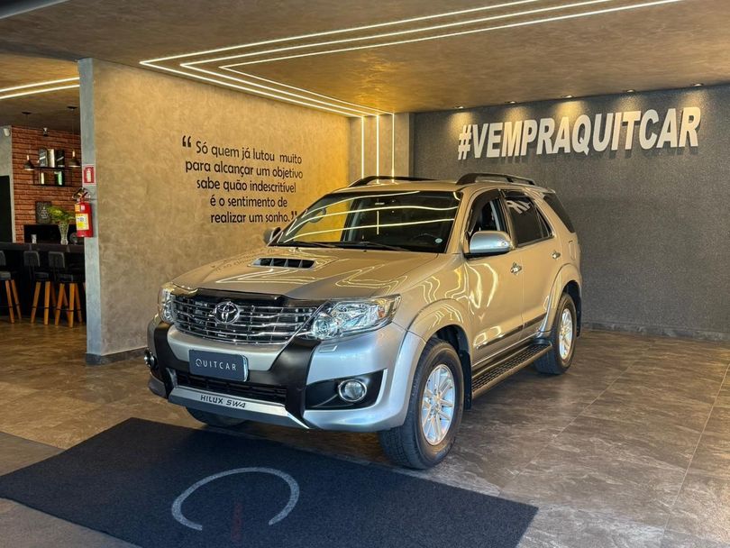 Toyota Hilux SW4 SRV D4-D 4x4 3.0 TDI Dies. Aut