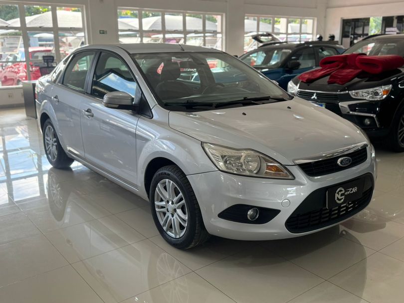 Ford Focus Sedan 2.0 16V/2.0 16V Flex 4p
