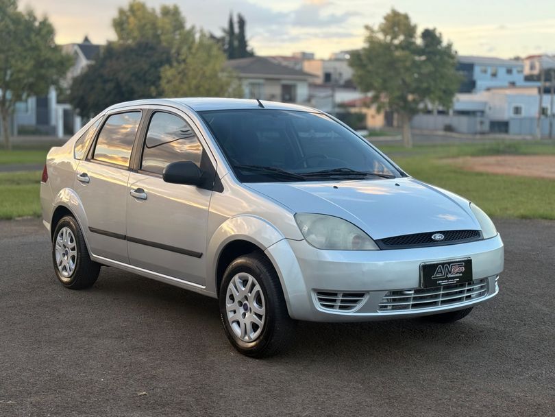 Ford Fiesta Sedan 1.0 8V Flex 4p