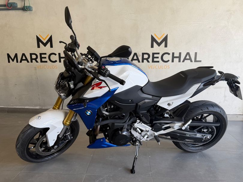 BMW F 900 R Sport Plus