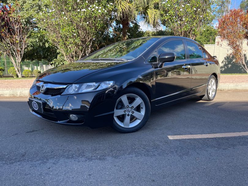 Honda Civic Sedan LXS 1.8/1.8 Flex 16V Aut. 4p