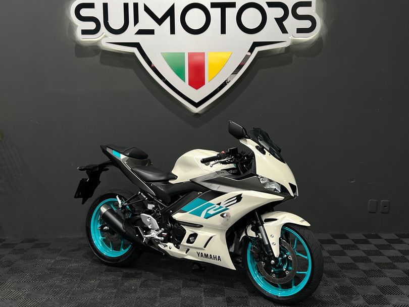YAMAHA YZF R-3 321/ABS
