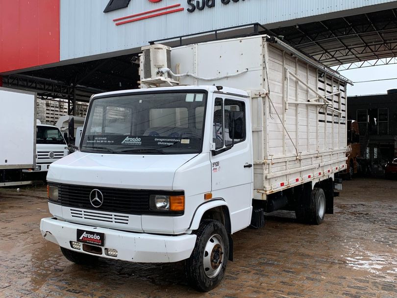 MERCEDES-BENZ 710/ 710 Plus 2p (diesel)