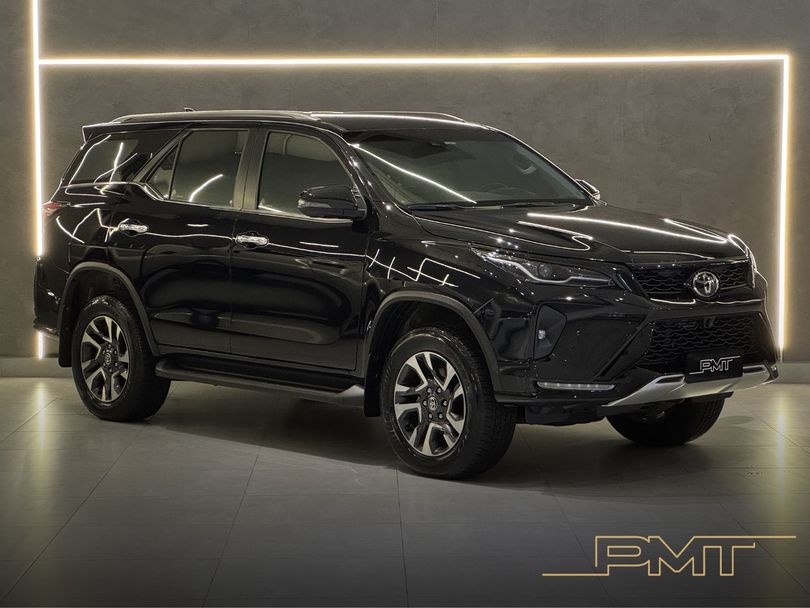 Toyota Hilux SW4 SRX Plat. 4x4 2.8 TB Die. Aut.