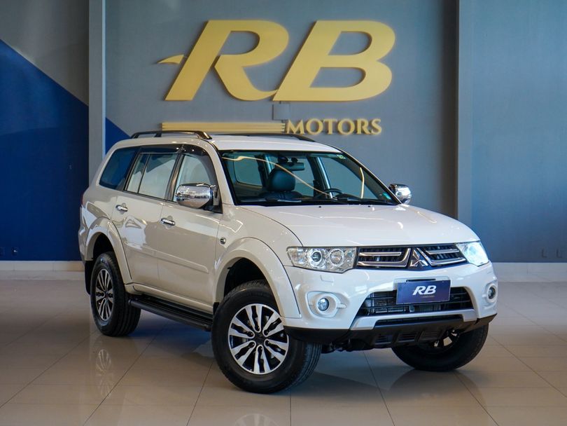Mitsubishi Pajero HPE 3.2 4x4 T.I. Dies. 5p Aut.