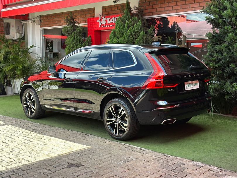 Volvo XC 60 T-8 MOMENTUM 2.0 (Híbrido)