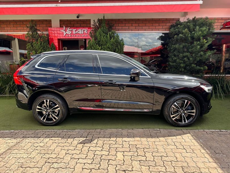 Volvo XC 60 T-8 MOMENTUM 2.0 (Híbrido)