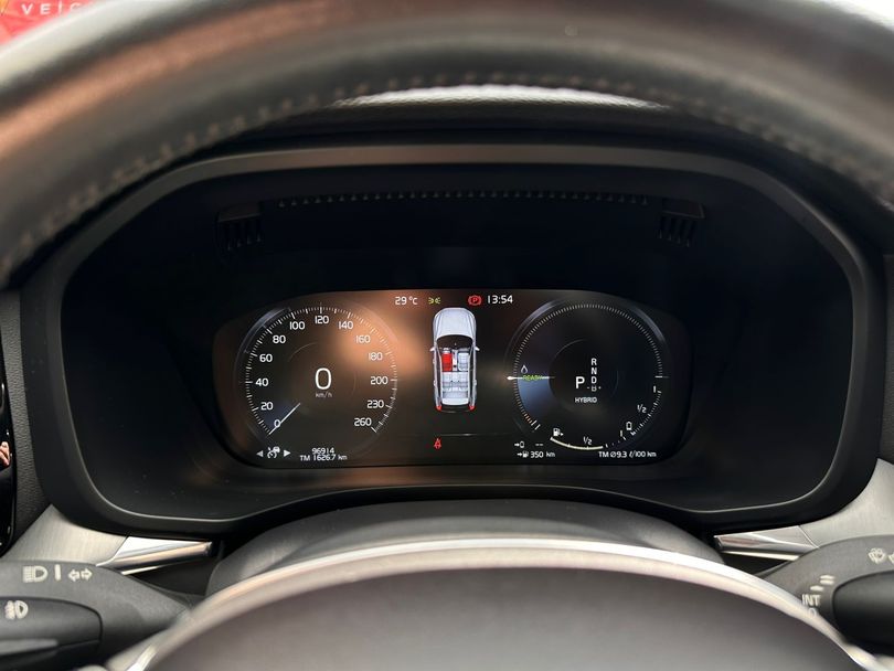 Volvo XC 60 T-8 MOMENTUM 2.0 (Híbrido)