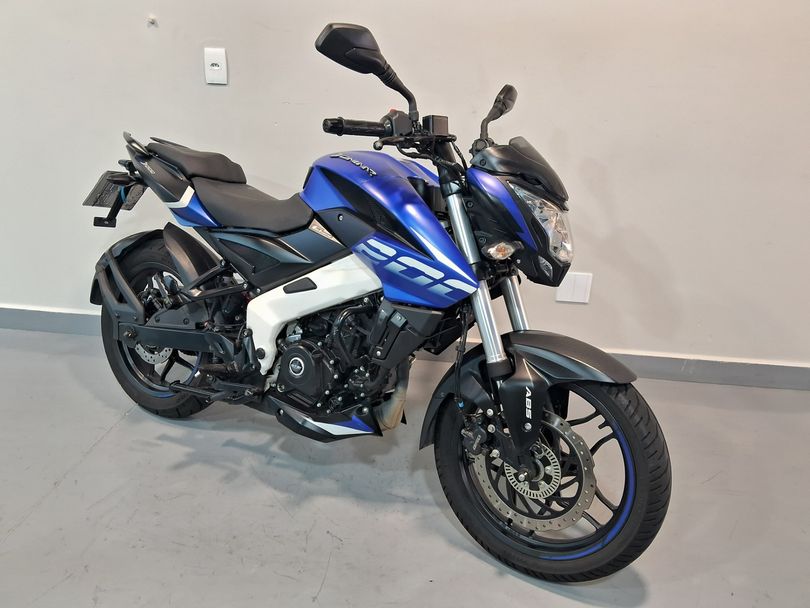BAJAJ DOMINAR 200