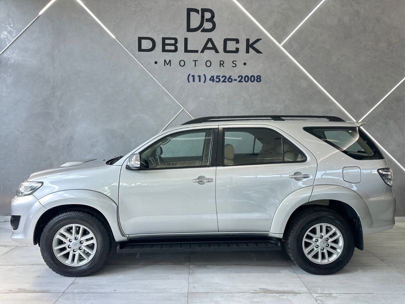 Toyota Hilux SW4 SRV D4-D 4x4 3.0 TDI Dies. Aut
