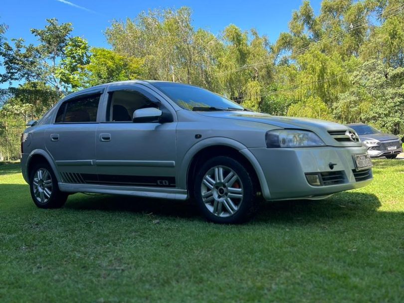 Chevrolet Astra 2.0 8V/ CD 2.0 8V Hatchback 5p Mec