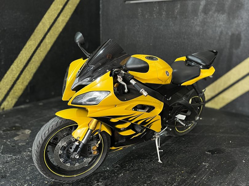 YAMAHA YZF R-6 600